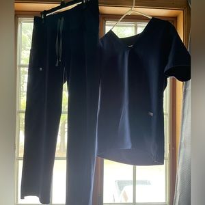Figs navy scrub set. Size medium. Pants medium petite